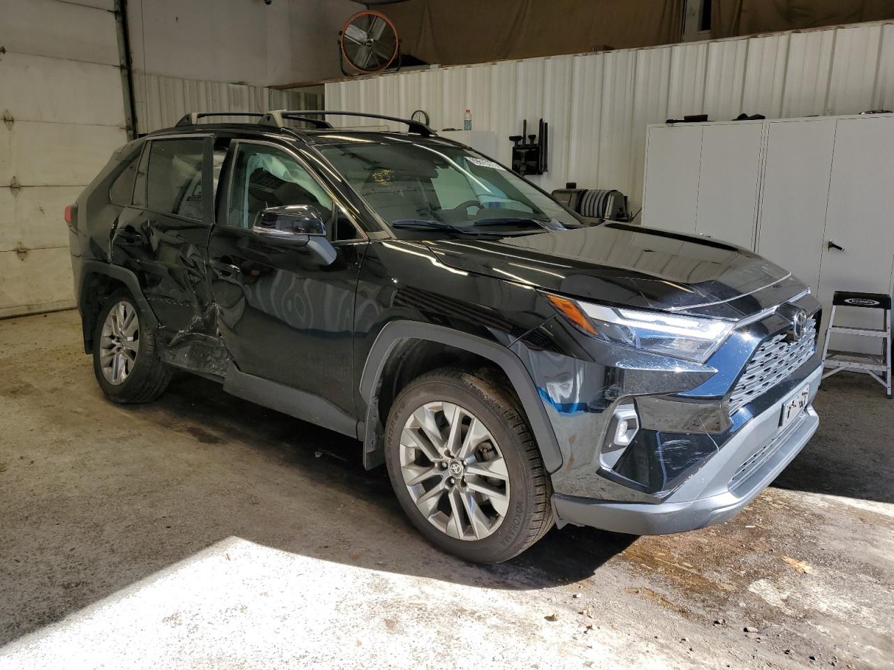 TOYOTA RAV4 XLE PREMIUM