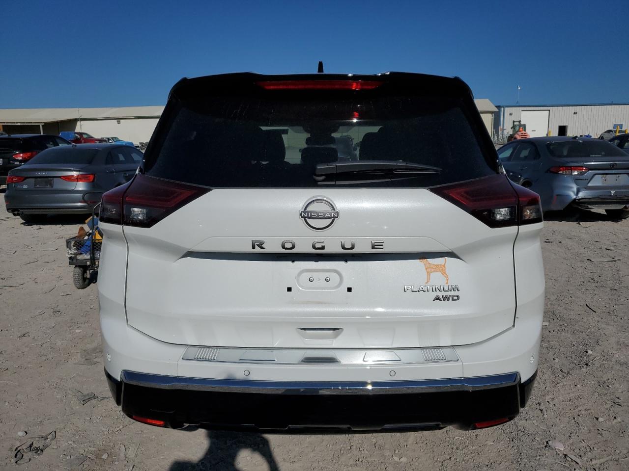 NISSAN ROGUE PLATINUM