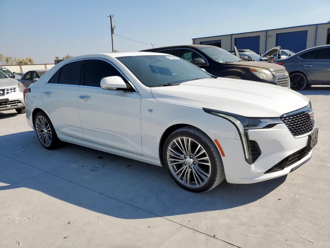 CADILLAC CT4 PREMIUM LUXURY