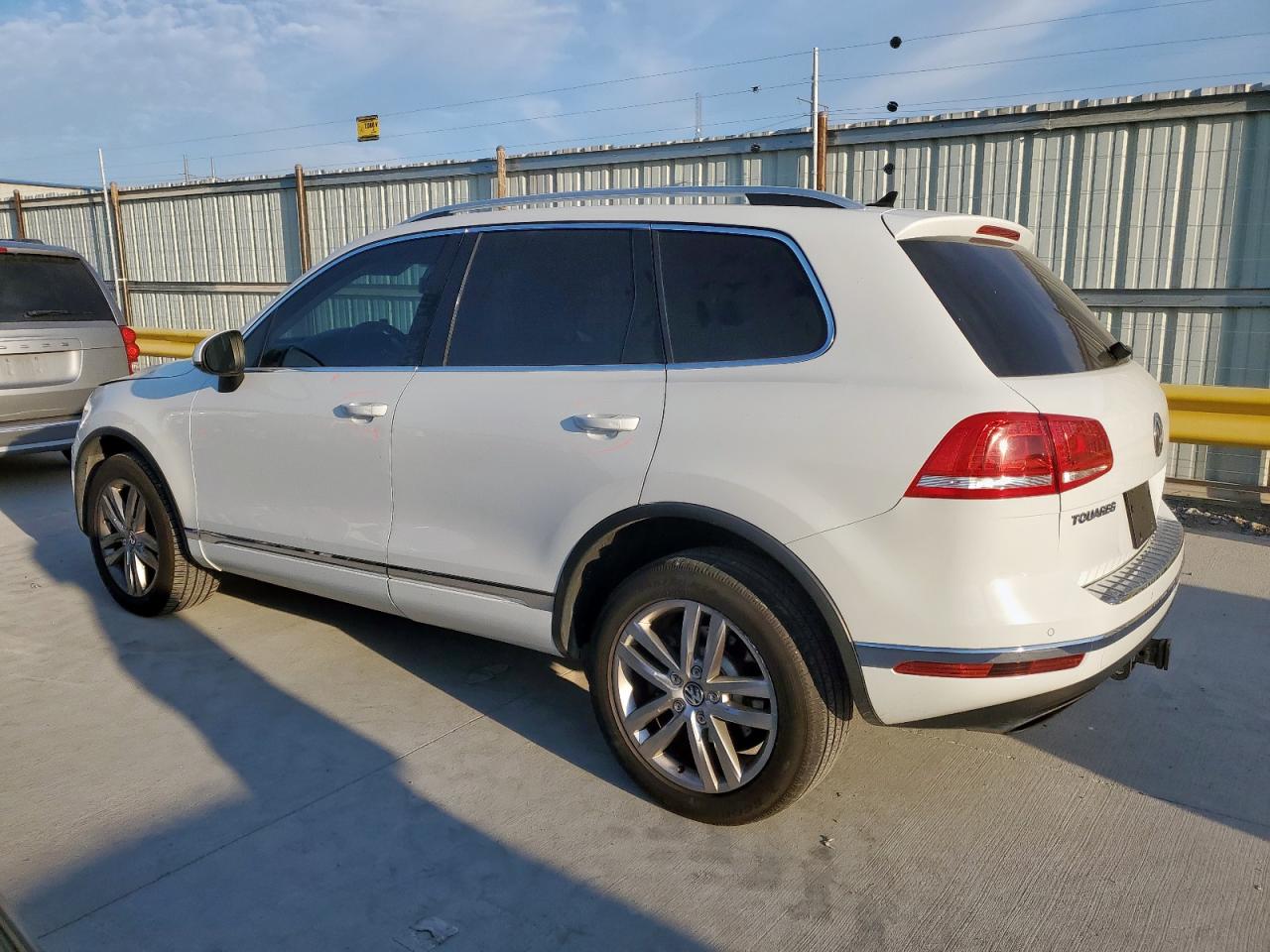 VOLKSWAGEN TOUAREG SPORT
