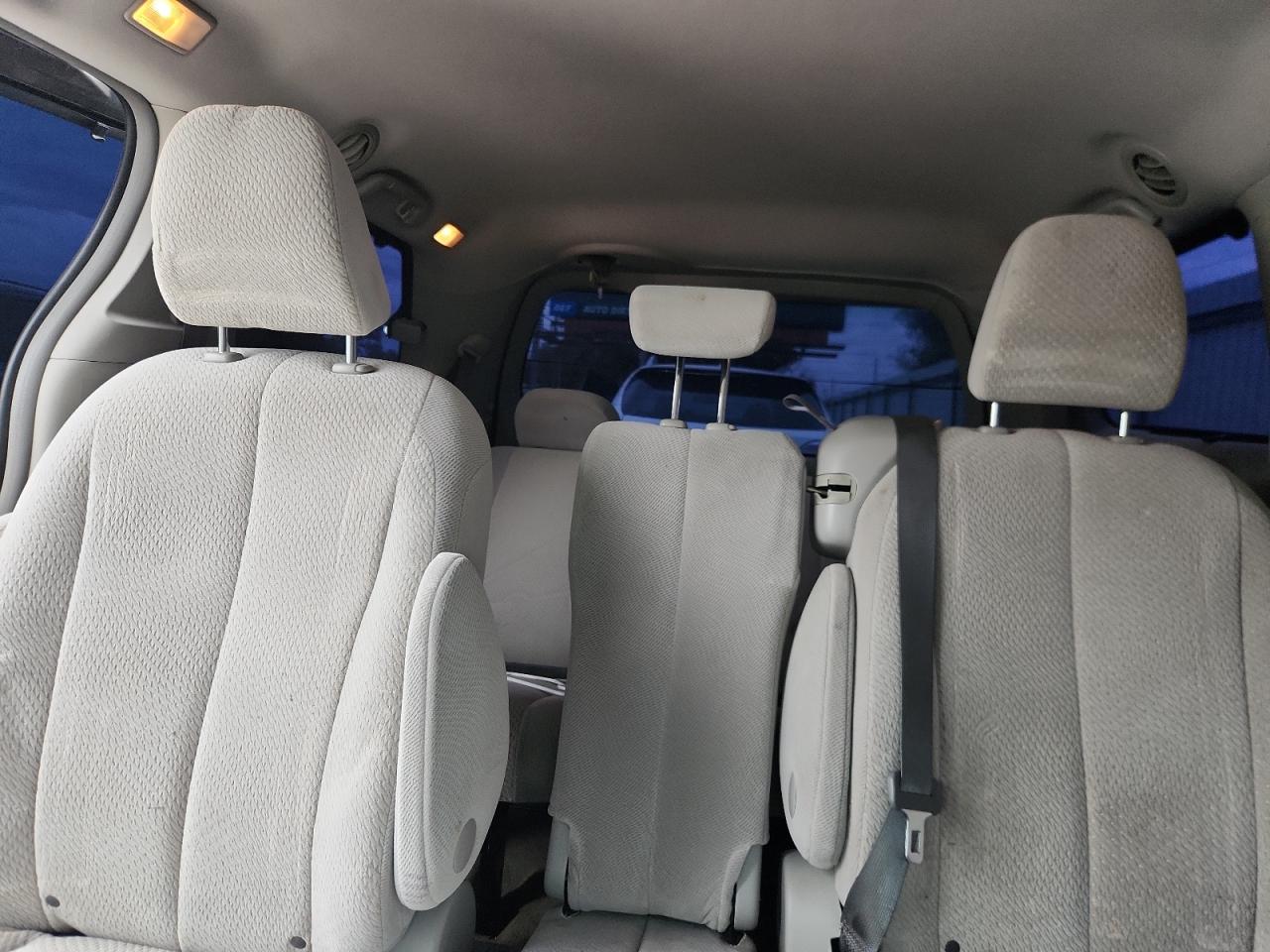 Lot #3283820414 2013 TOYOTA SIENNA LE