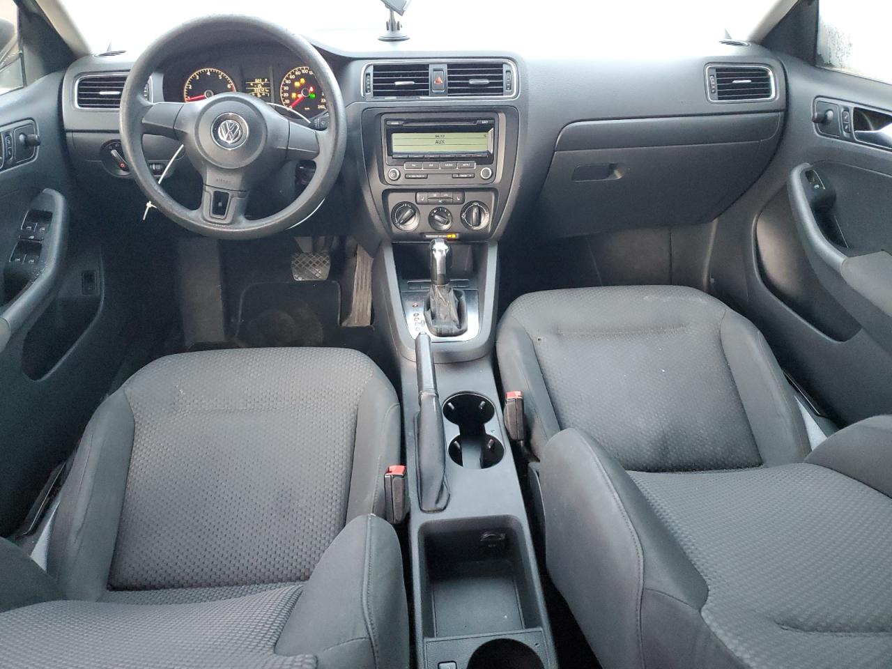 VOLKSWAGEN JETTA BASE