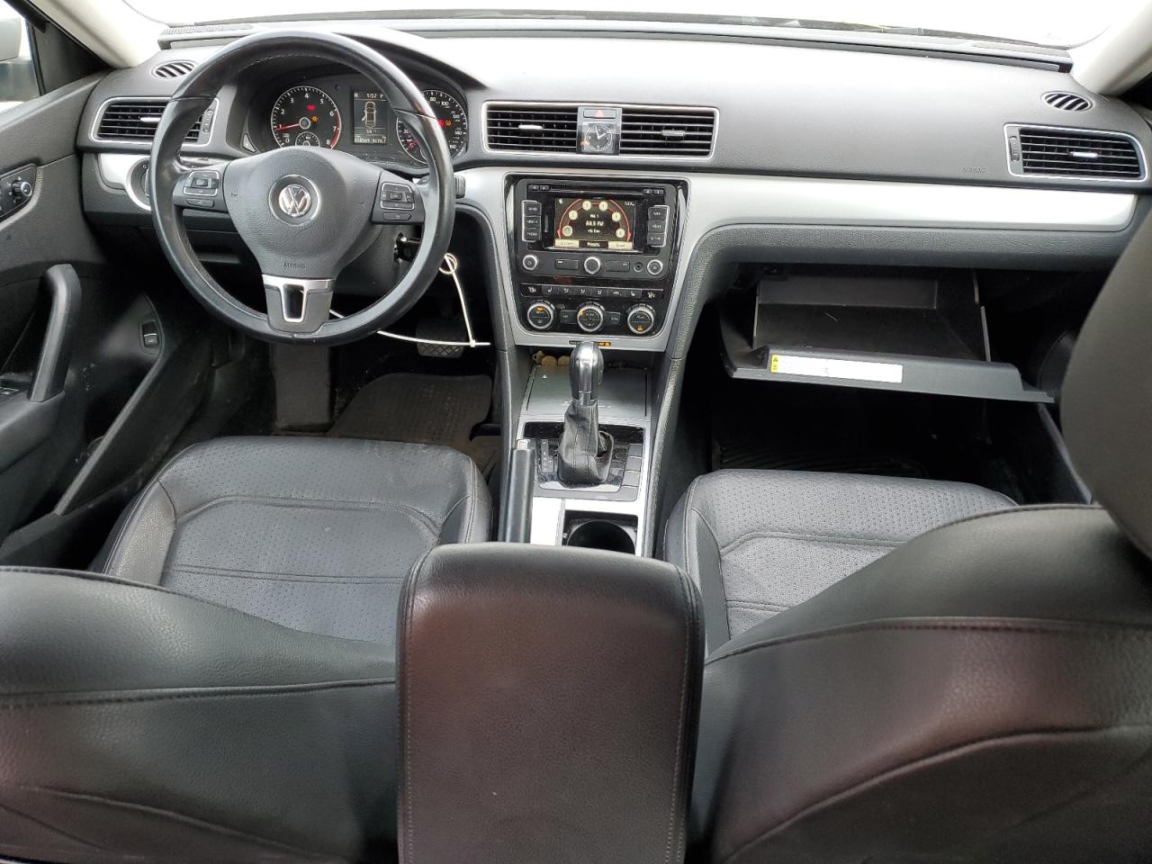 VOLKSWAGEN PASSAT SE