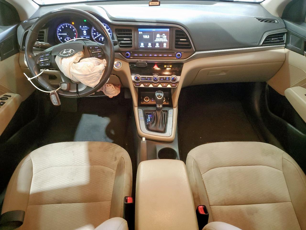 HYUNDAI ELANTRA SEL