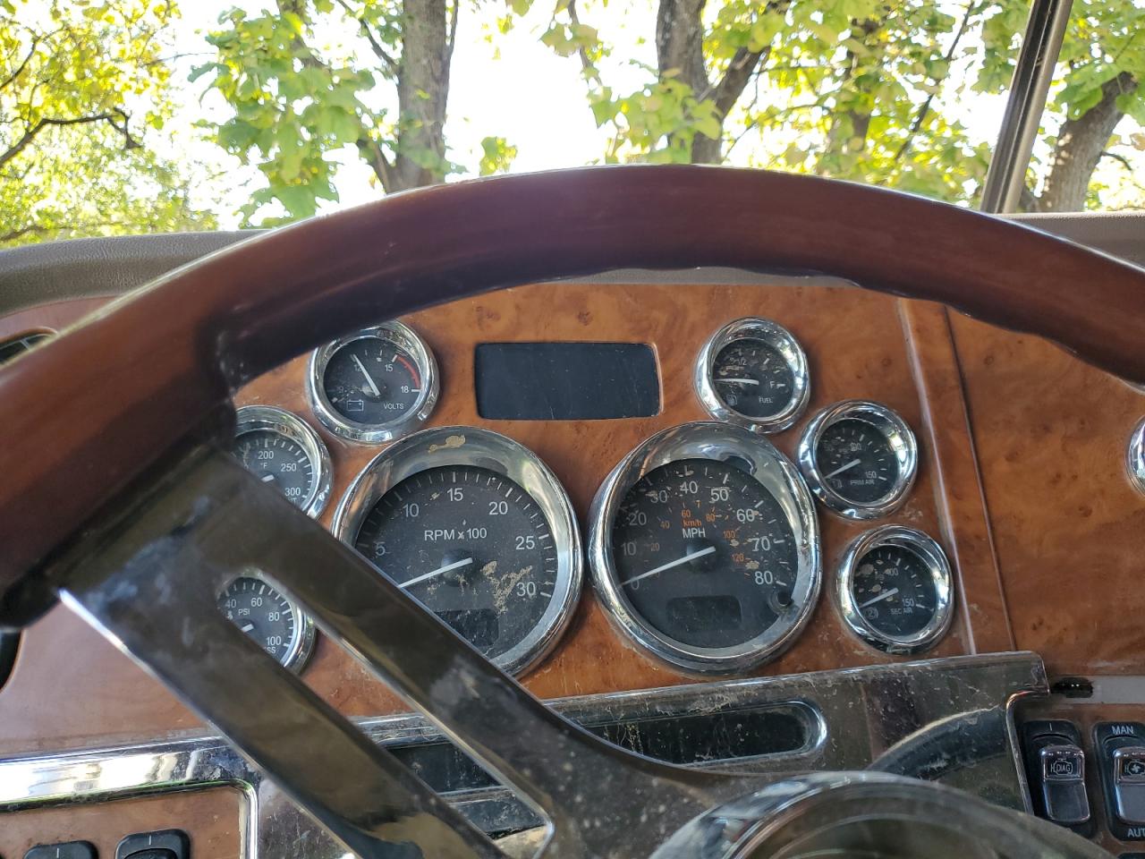 Lot #3285102396 2006 PETERBILT TRACTOR 379