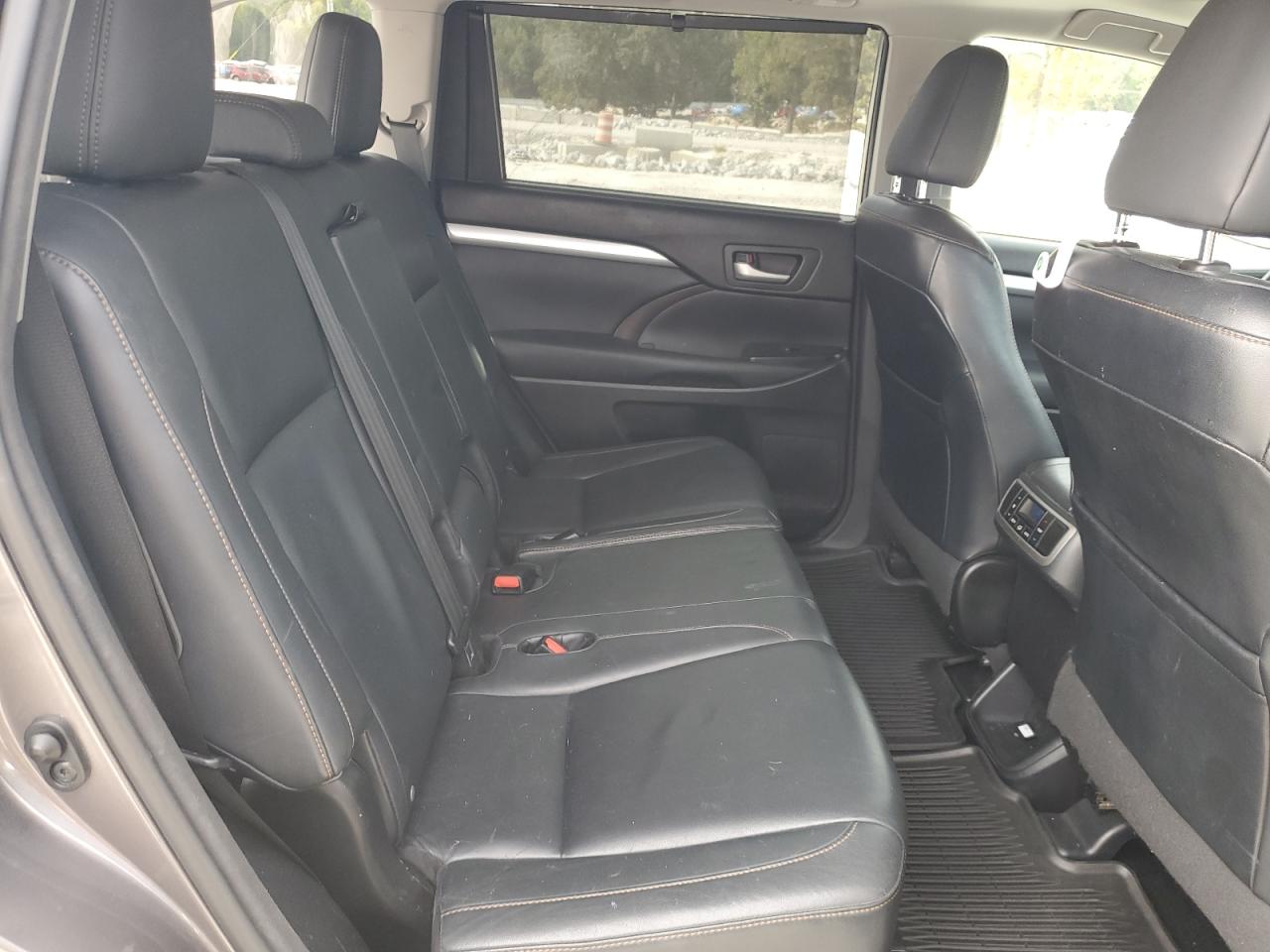 TOYOTA HIGHLANDER XLE