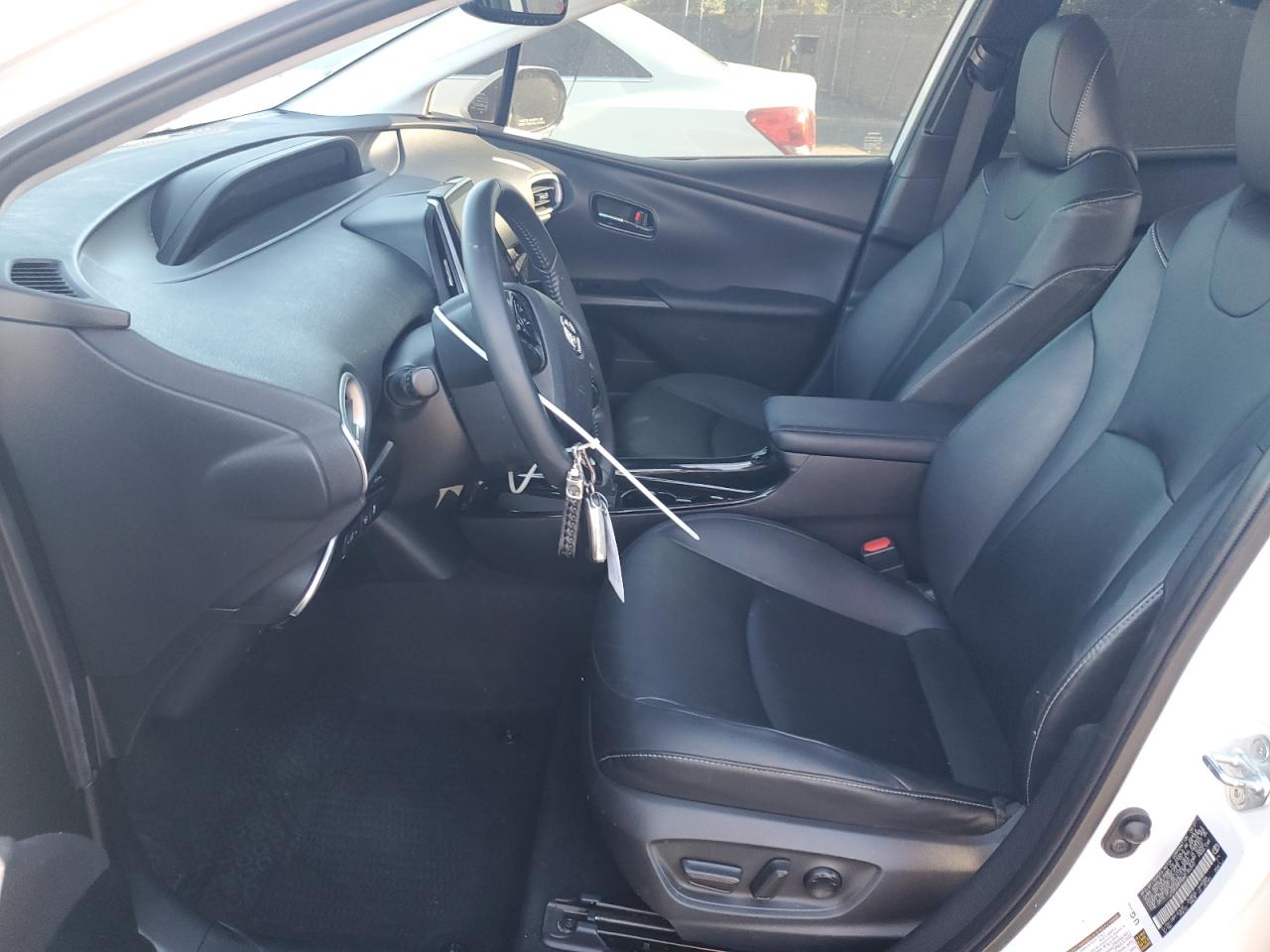 TOYOTA PRIUS PRIME LE