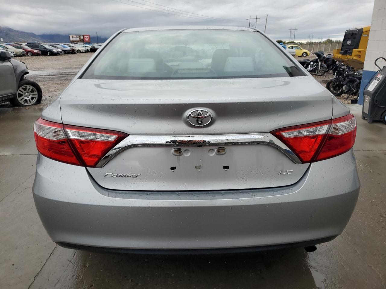 TOYOTA CAMRY LE