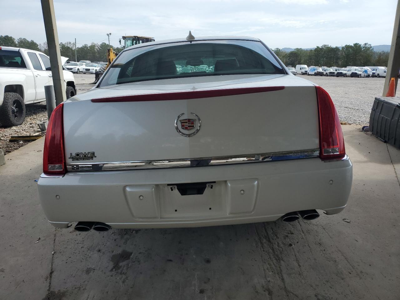 CADILLAC DTS LUXURY COLLECTION