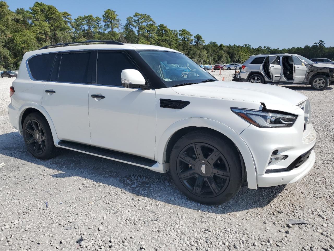 INFINITI QX80 LUXE