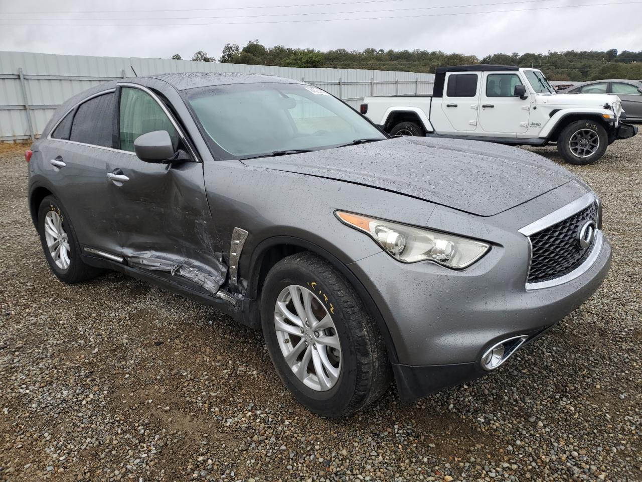 INFINITI QX70