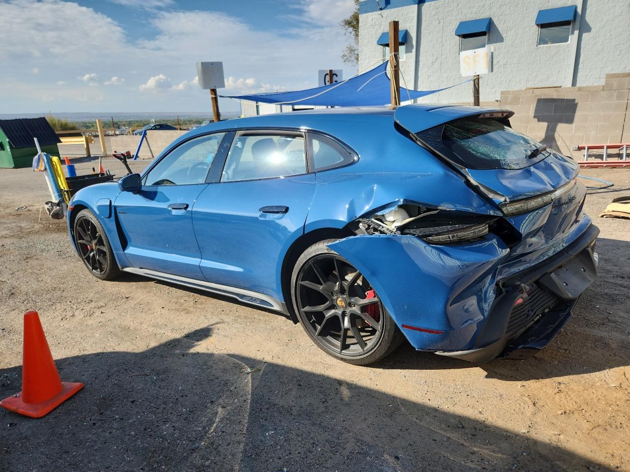 PORSCHE TAYCAN GTS SPORT TURISMO