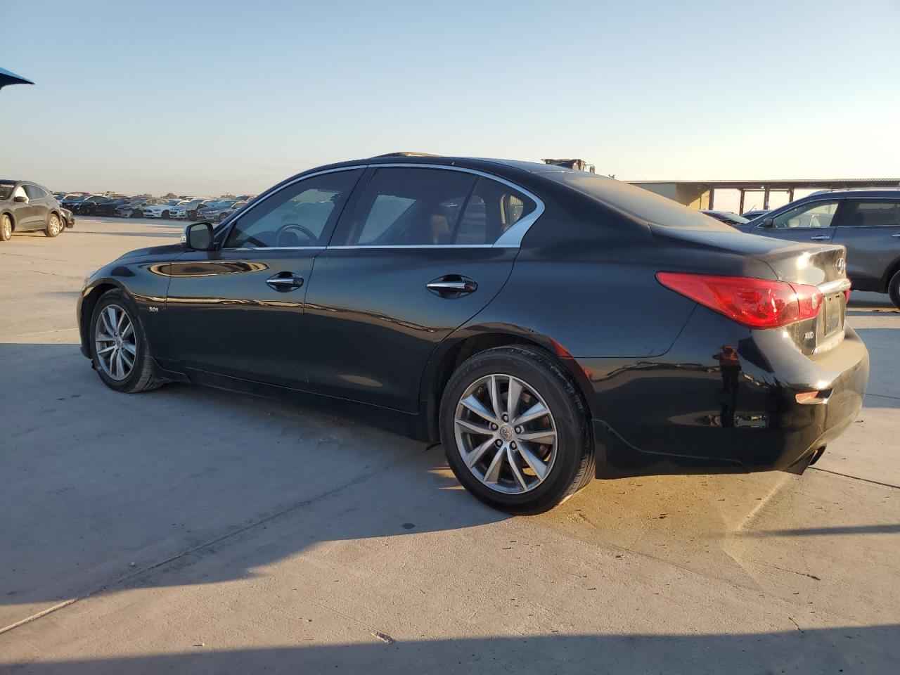 INFINITI Q50 PREMIUM