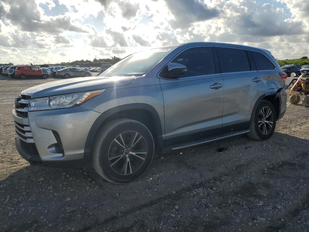 TOYOTA HIGHLANDER LE