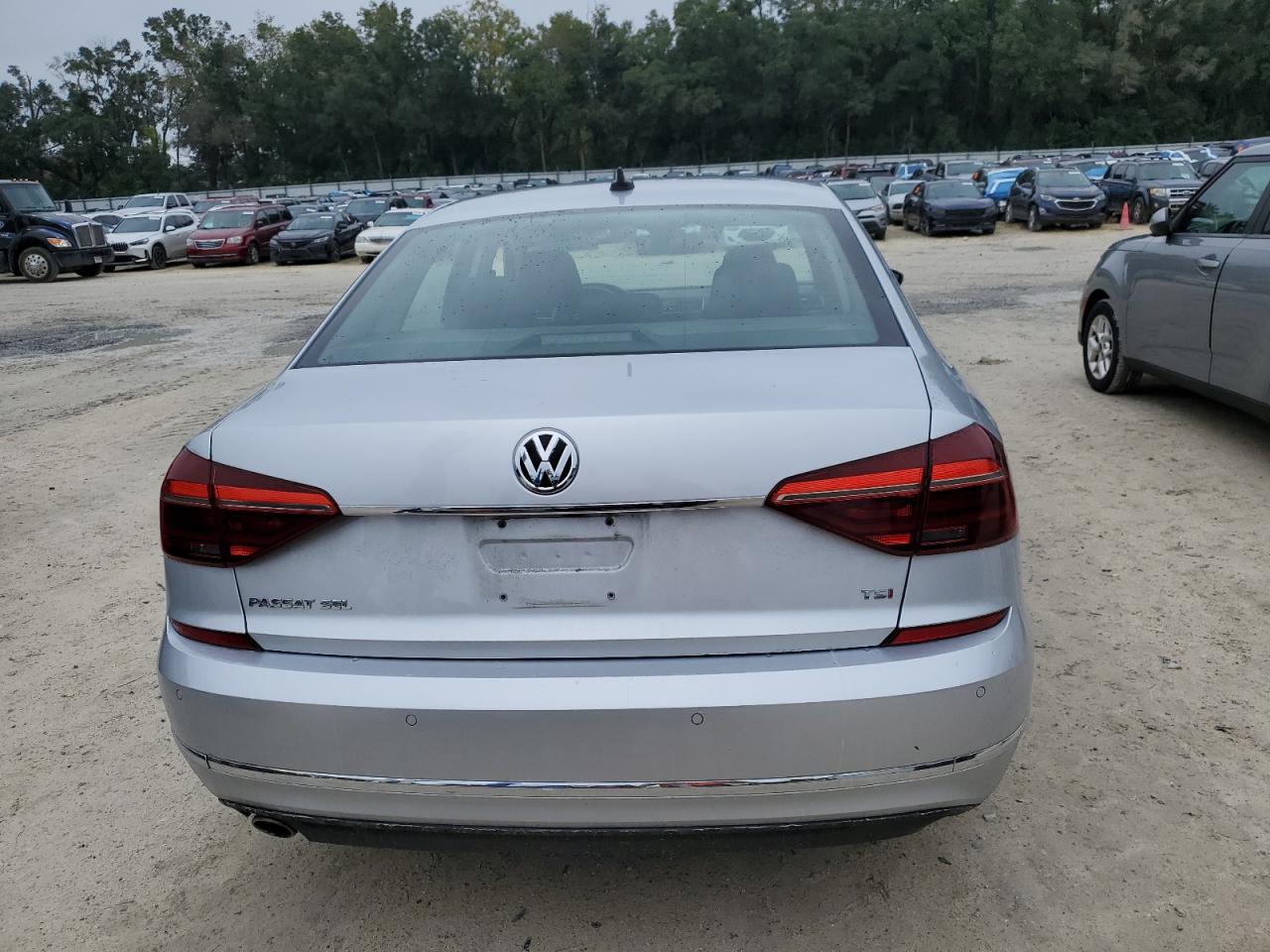 VOLKSWAGEN PASSAT SEL PREMIUM