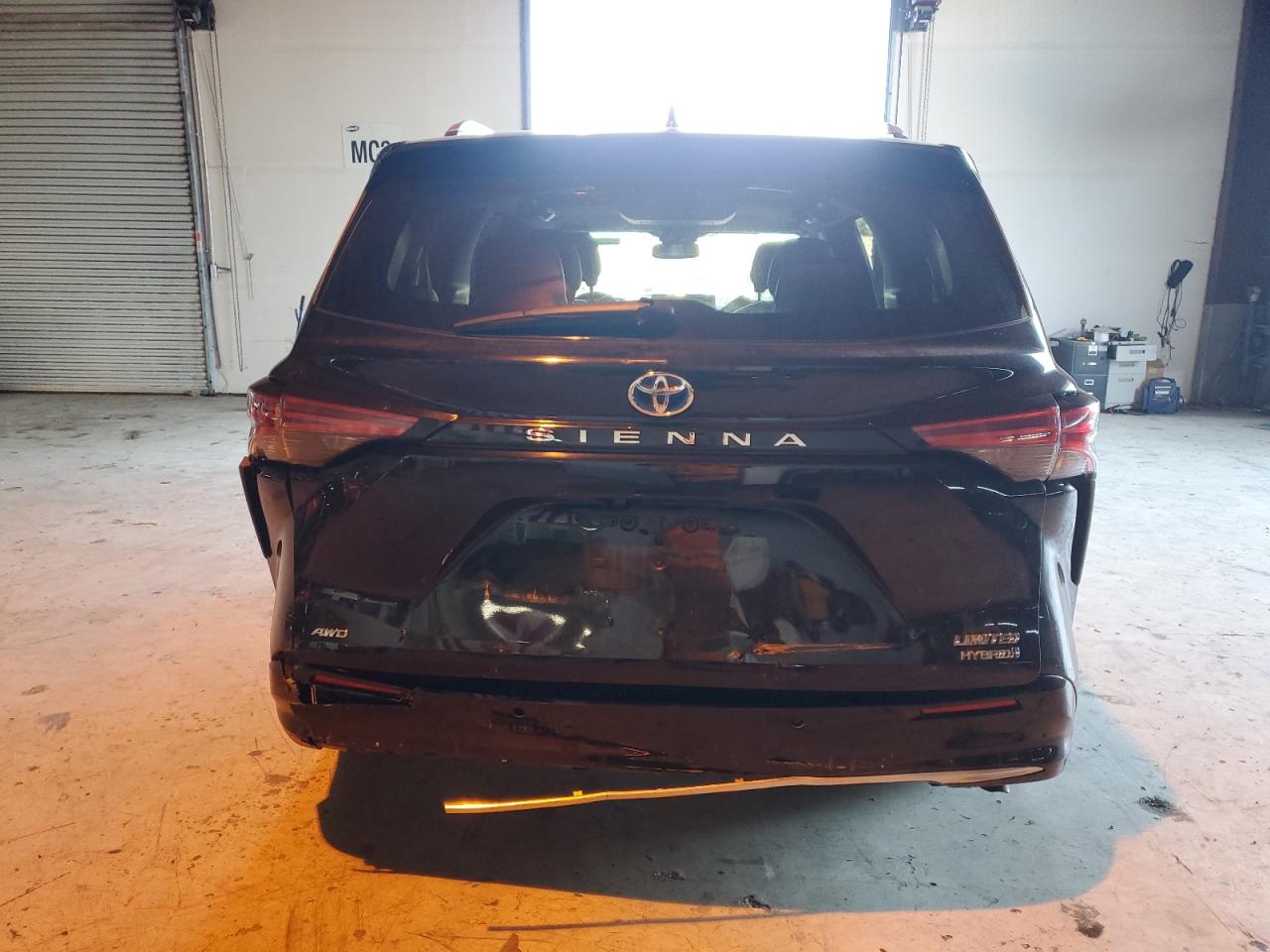 TOYOTA SIENNA LIMITED