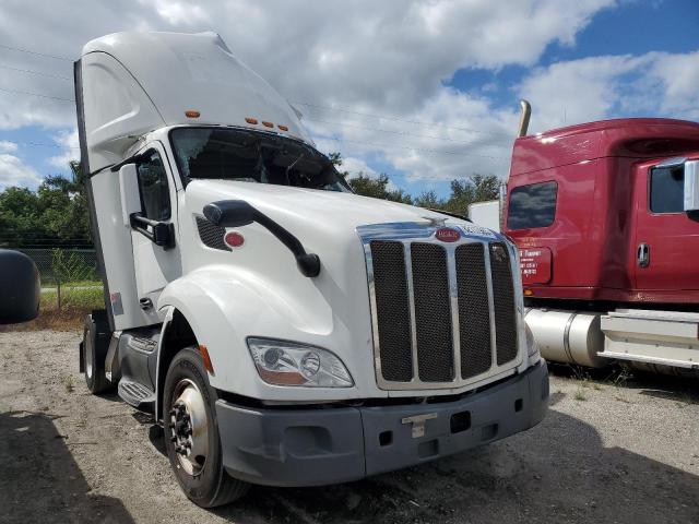 Global Auto Auctions: 2018 PETERBILT TRACTOR 579