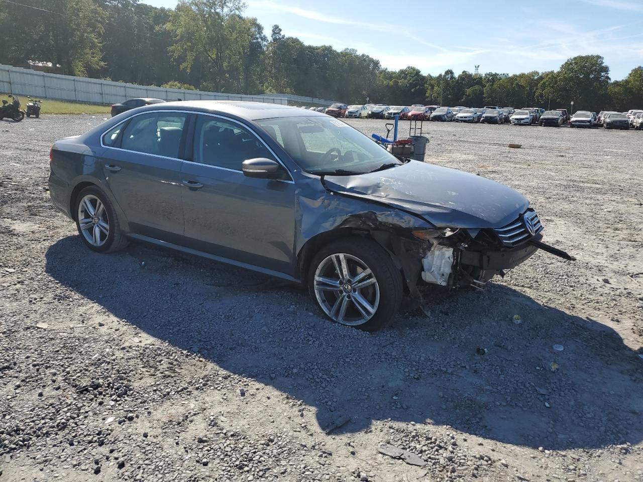 VOLKSWAGEN PASSAT SE
