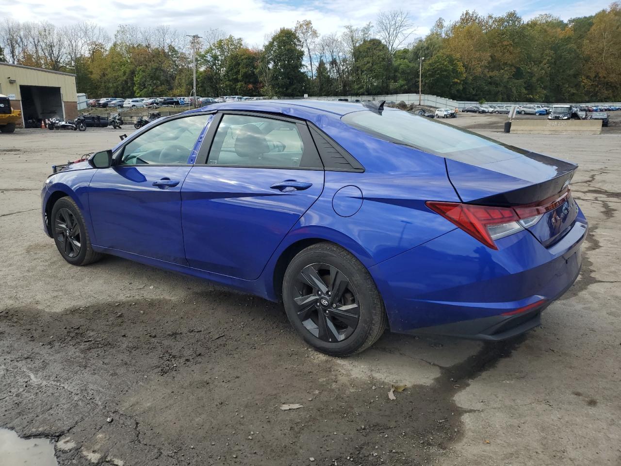 HYUNDAI ELANTRA BLUE
