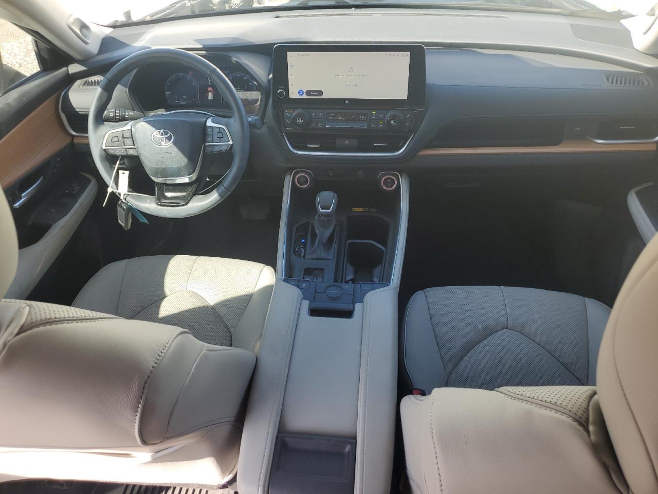 TOYOTA HIGHLANDER XLE