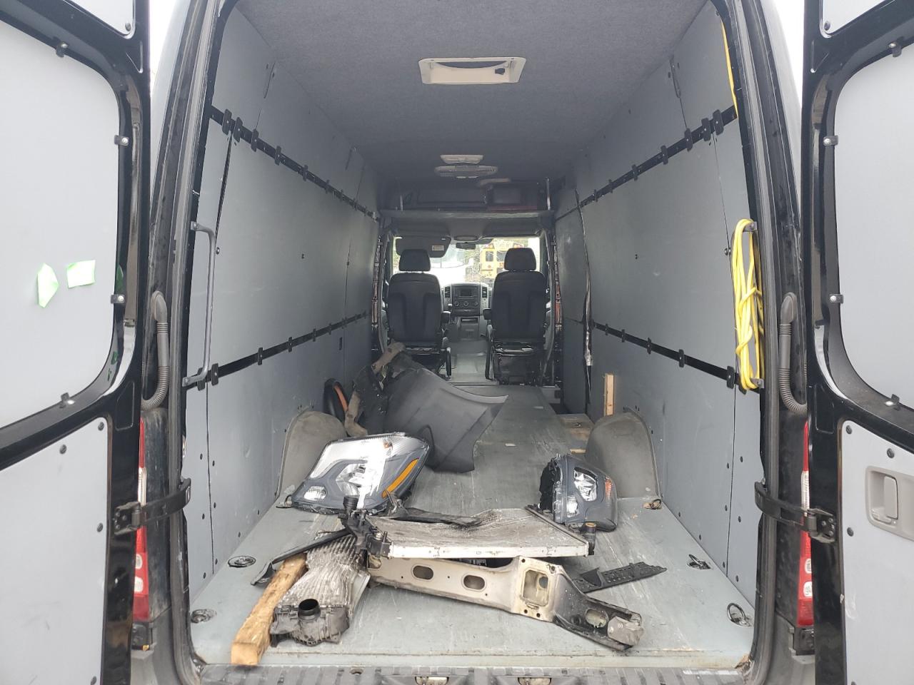 MERCEDES-BENZ SPRINTER 2500