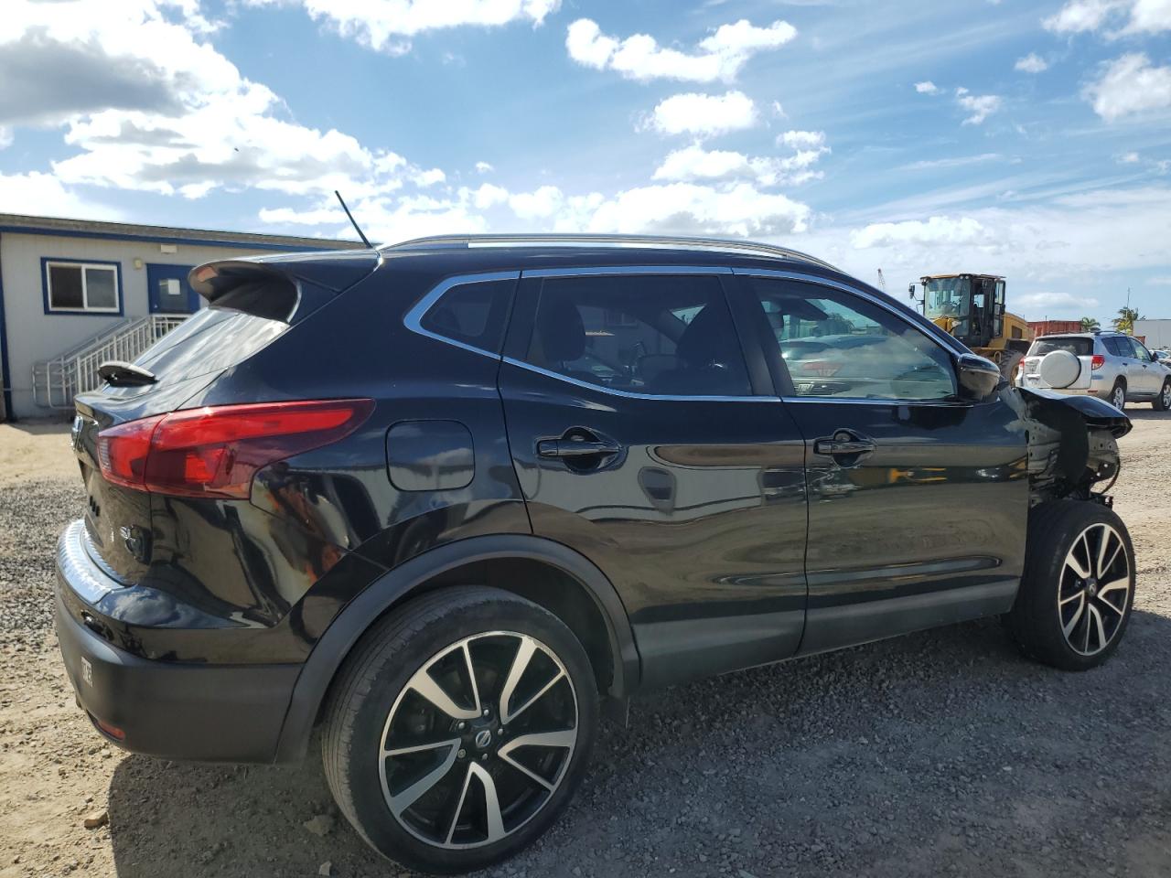 NISSAN ROGUE SPORT S