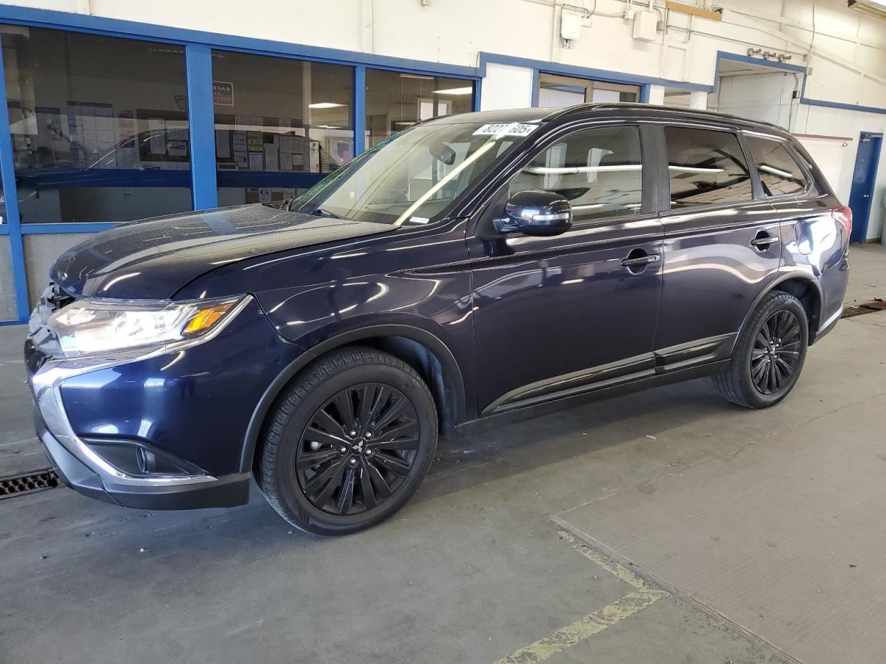 MITSUBISHI OUTLANDER SE