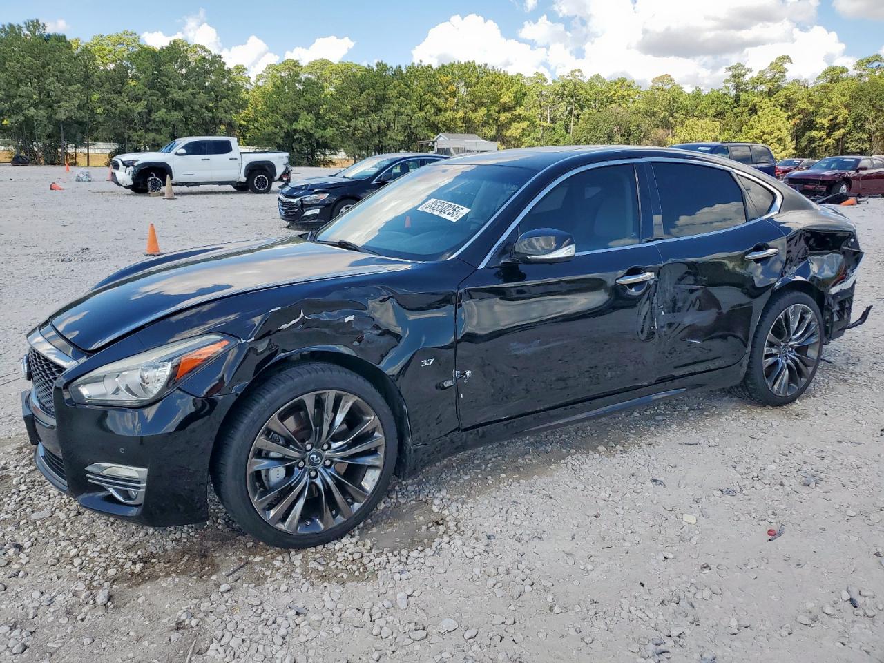 INFINITI Q70 3.7