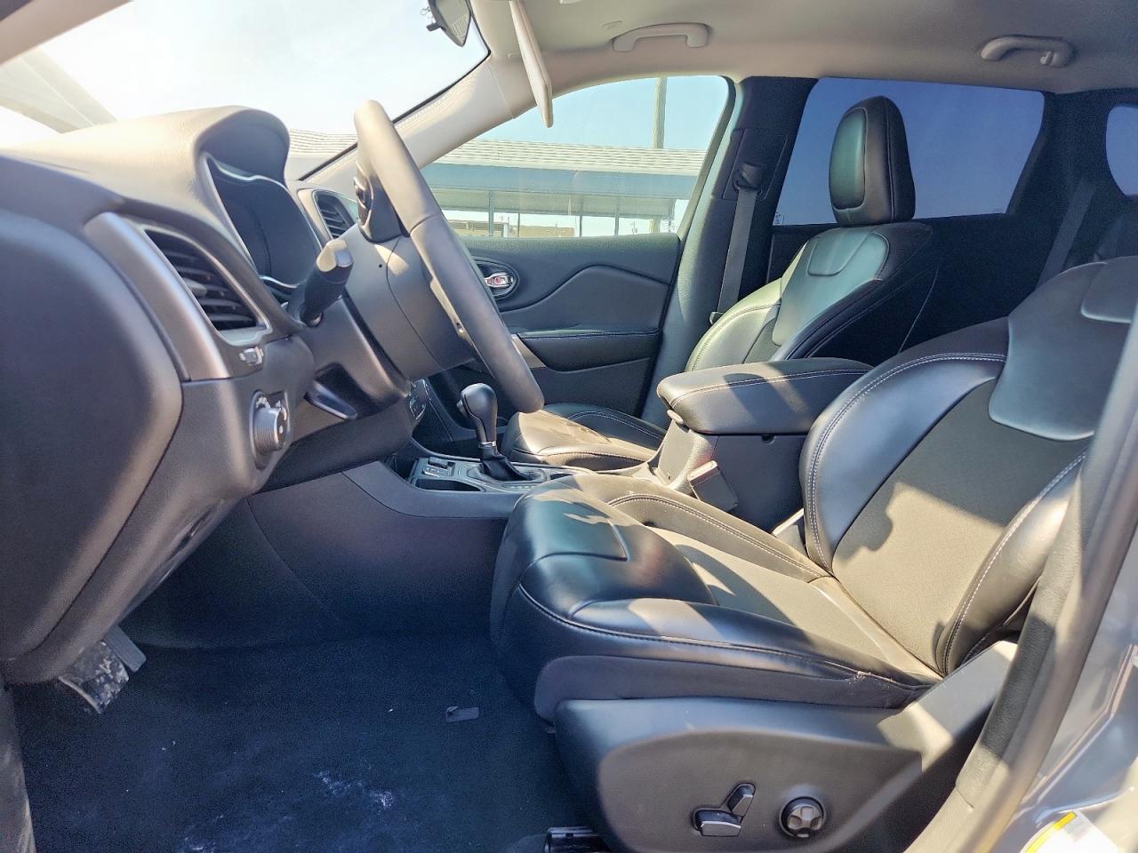 JEEP GRAND CHEROKEE LATITUDE PLUS