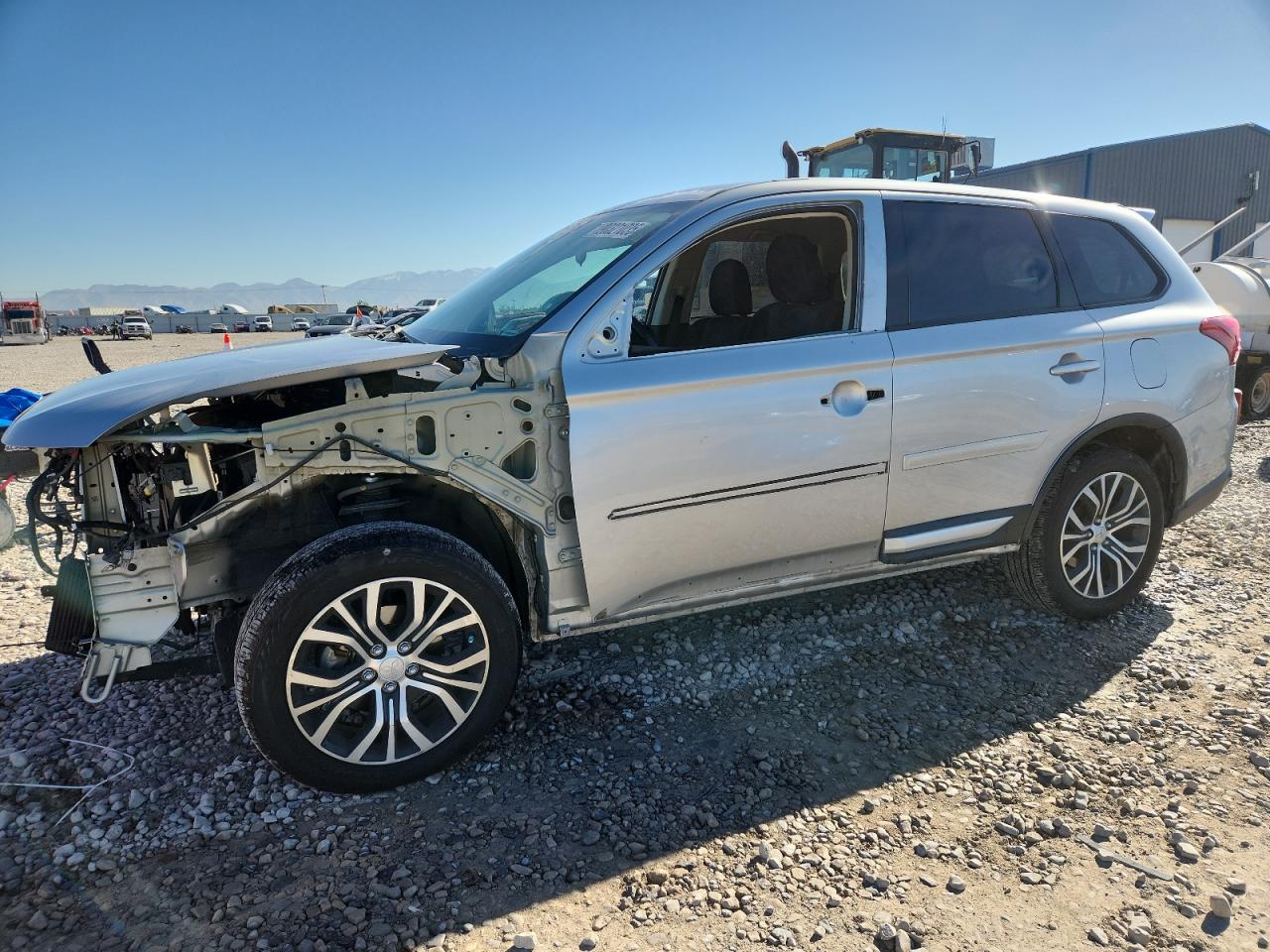 MITSUBISHI OUTLANDER SE