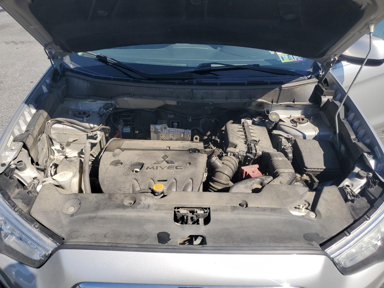 MITSUBISHI OUTLANDER ES