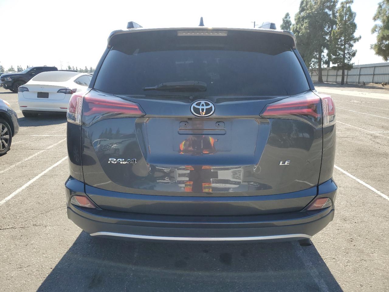 TOYOTA RAV4 LE