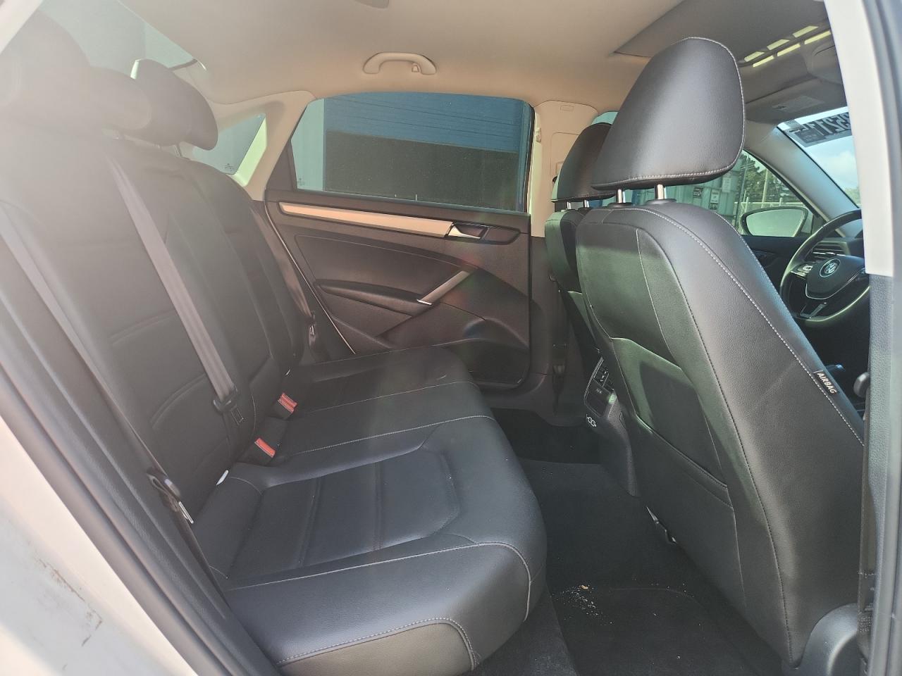 VOLKSWAGEN PASSAT SE