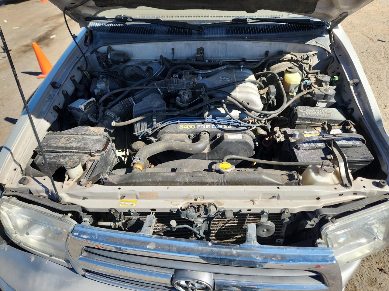 Lot #3298070135 2000 TOYOTA 4RUNNER LI