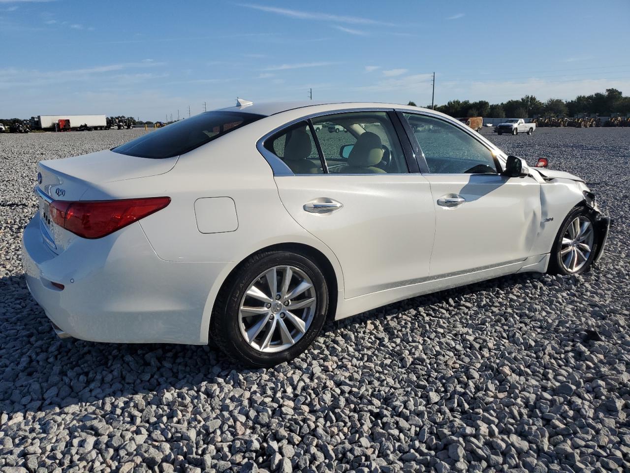 INFINITI Q50 PREMIUM