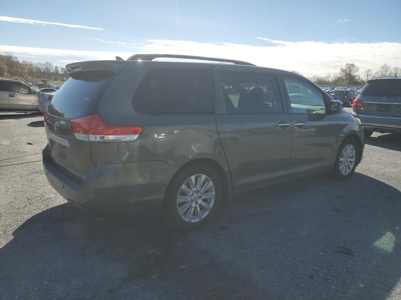 TOYOTA SIENNA XLE