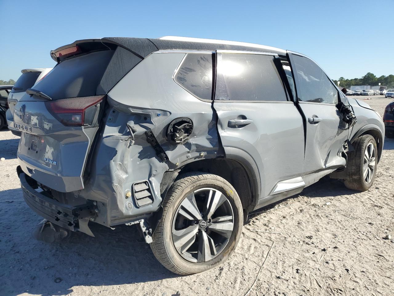 NISSAN ROGUE PLATINUM