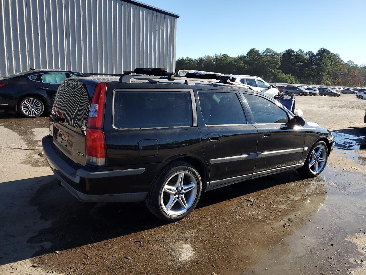 Lot #3284697336 2001 VOLVO V70