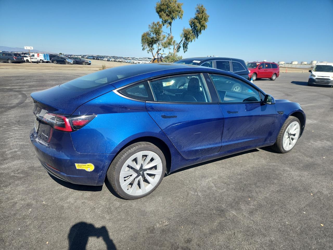TESLA MODEL 3