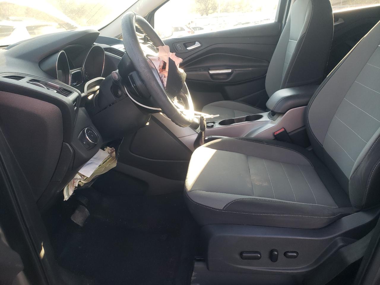 FORD ESCAPE SE