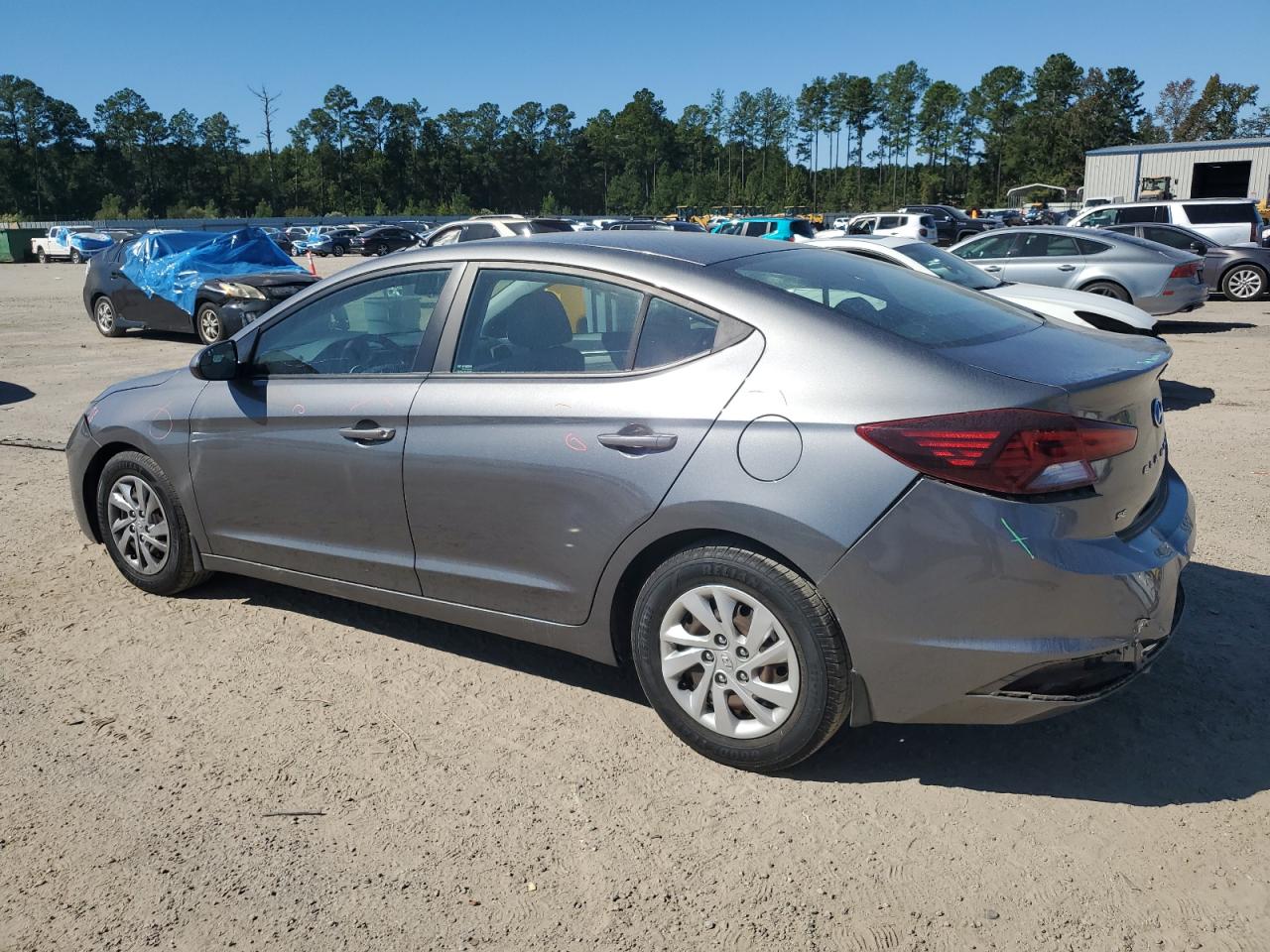 HYUNDAI ELANTRA SE