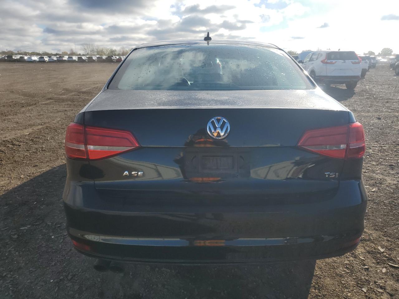 VOLKSWAGEN JETTA SE