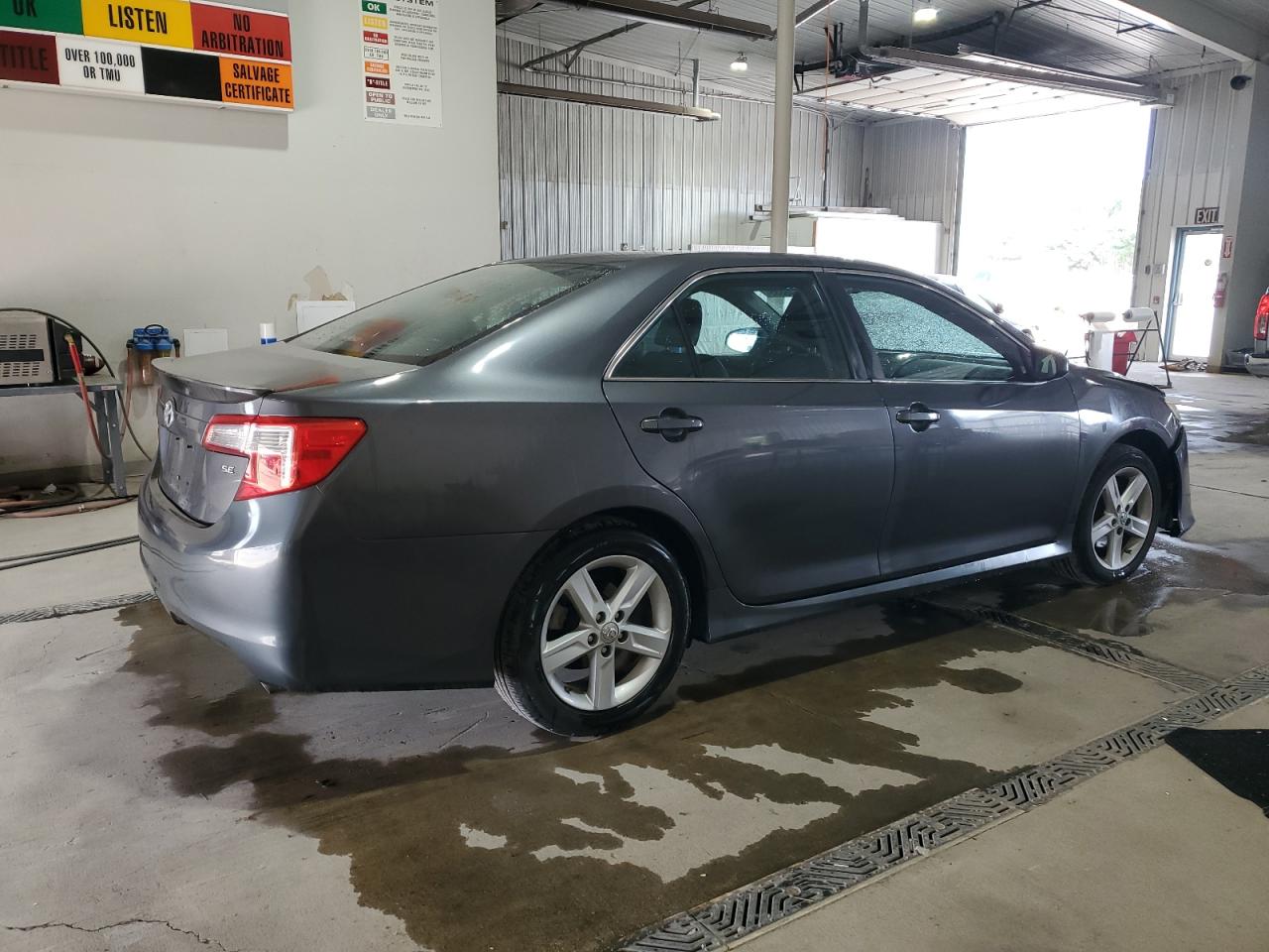 TOYOTA CAMRY BASE