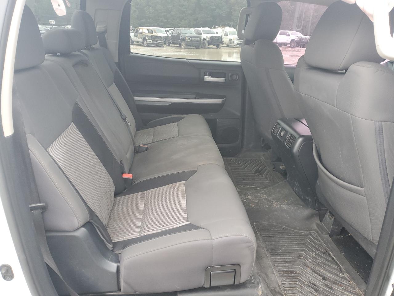 TOYOTA TUNDRA CREWMAX SR5