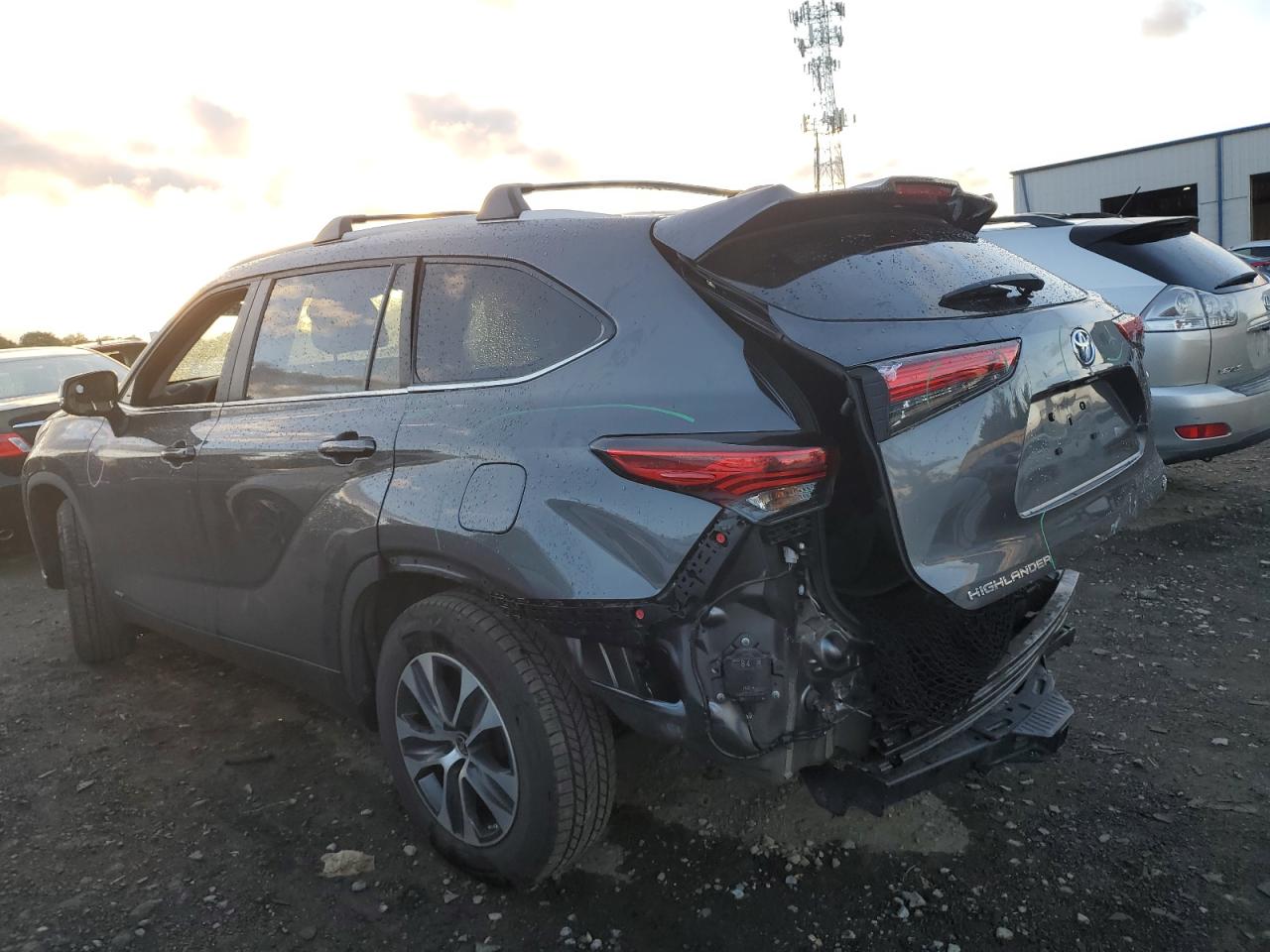 TOYOTA HIGHLANDER HYBRID XLE