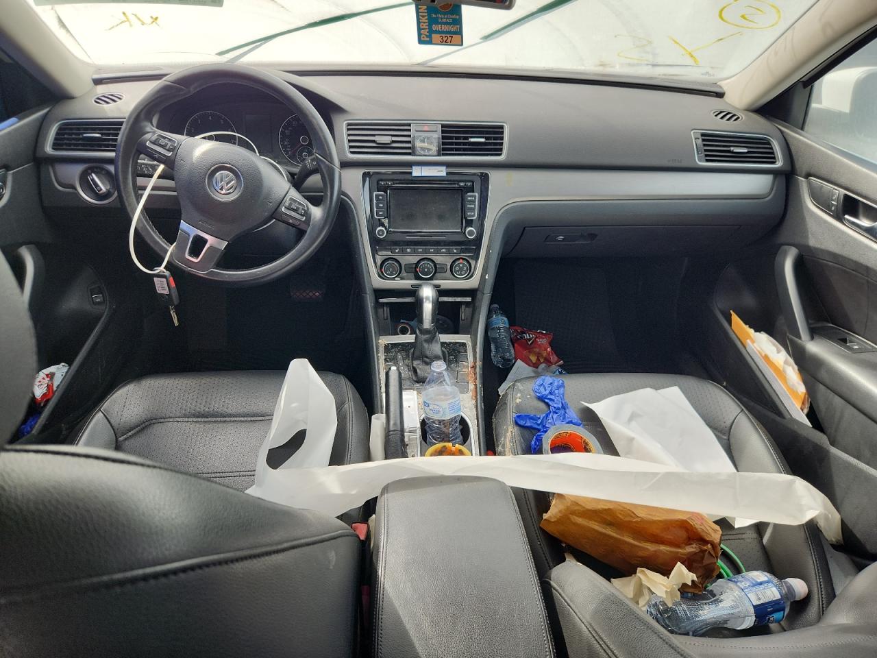 VOLKSWAGEN PASSAT SE