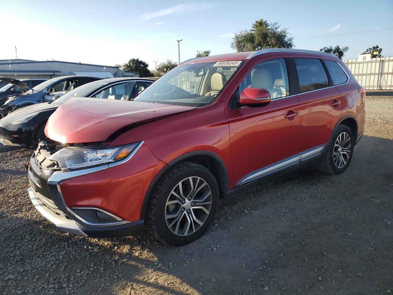 MITSUBISHI OUTLANDER SE
