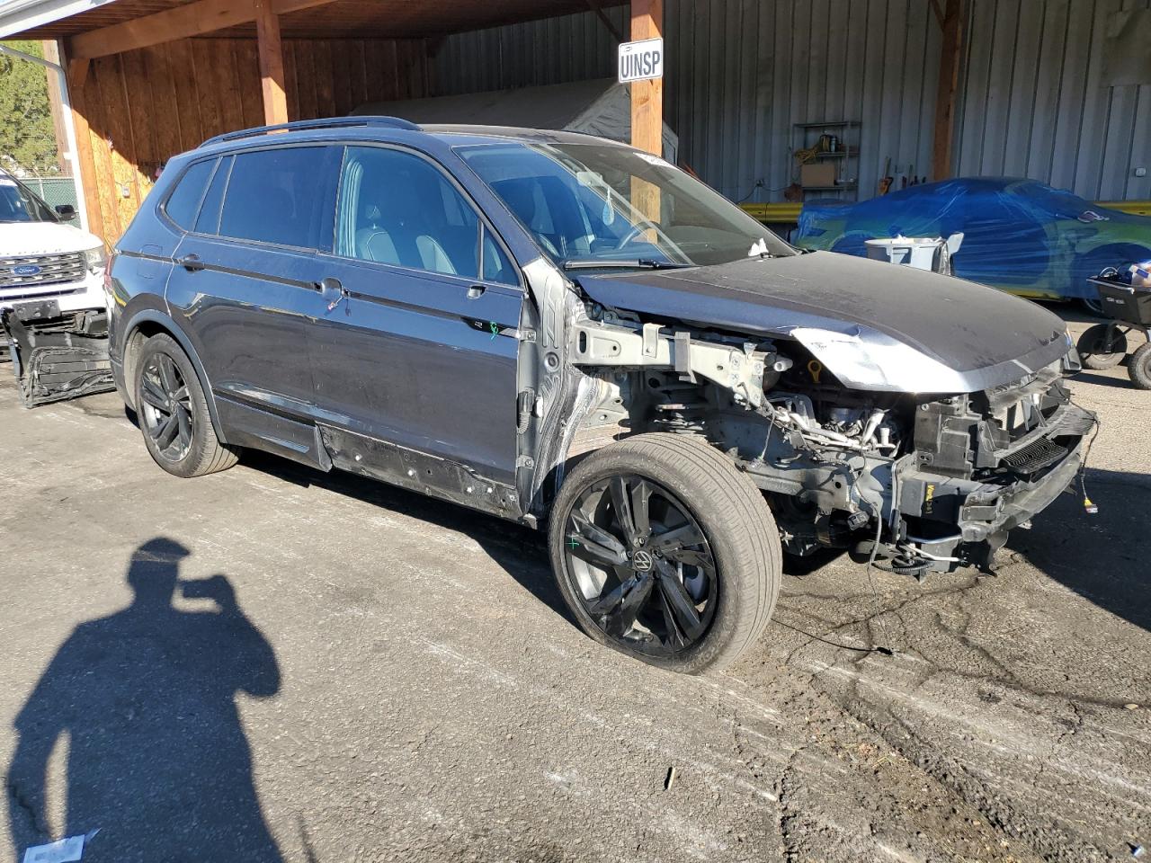 VOLKSWAGEN TIGUAN SE R-LINE BLACK