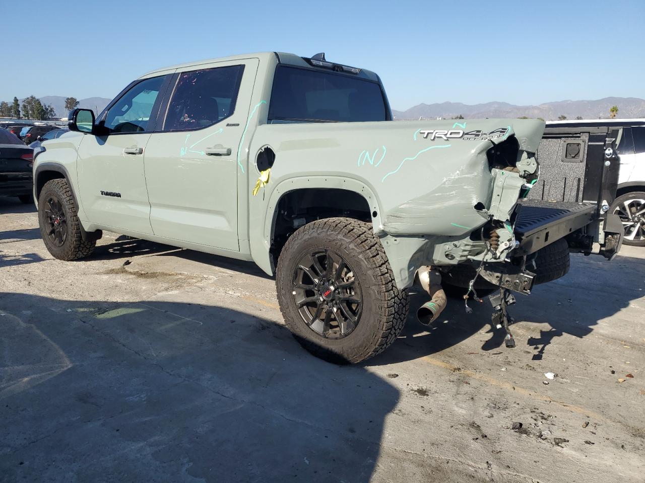 TOYOTA TUNDRA CREWMAX LIMITED