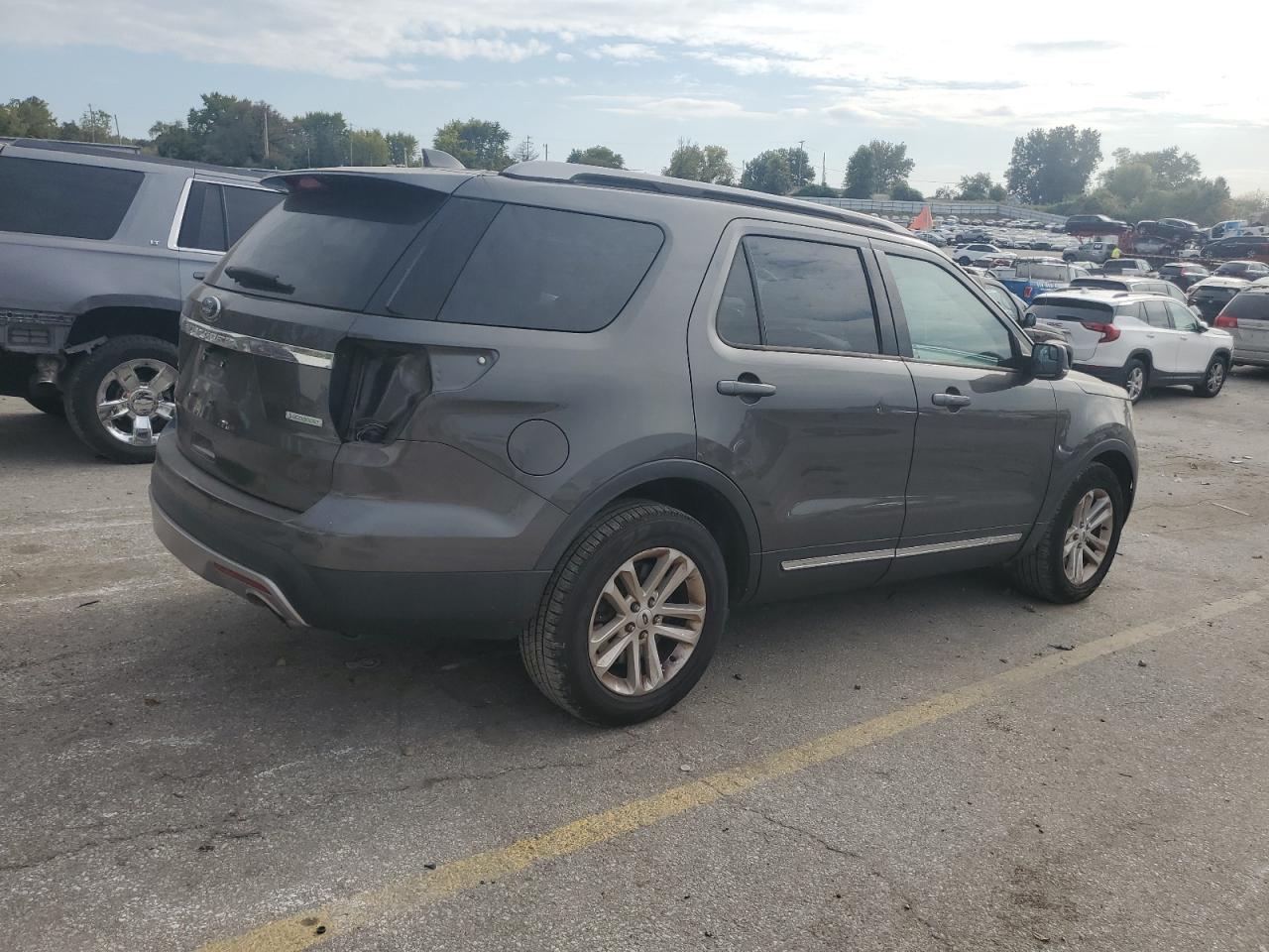 FORD EXPLORER XLT